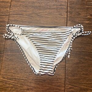 Victoria's Secret The Bow Bikini Bottoms Striped Side Tie White Black‎ Medium